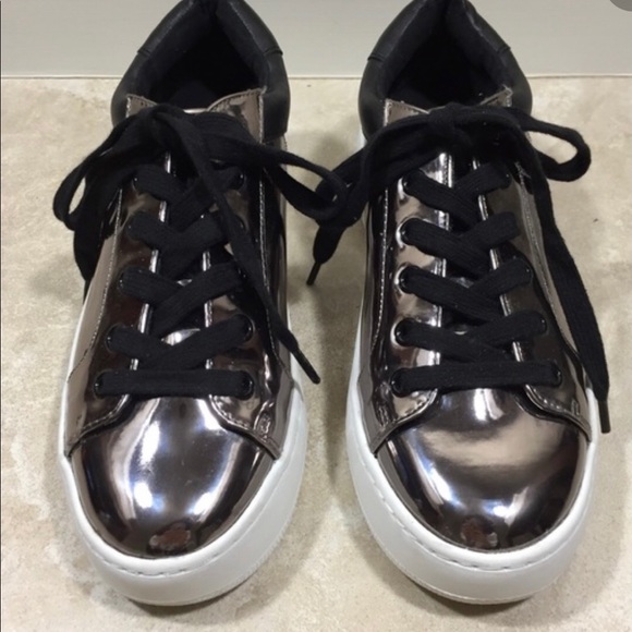 Steve Madden Shoes - STEVE MADDEN PLATFORM SNEAKERS SIZE6